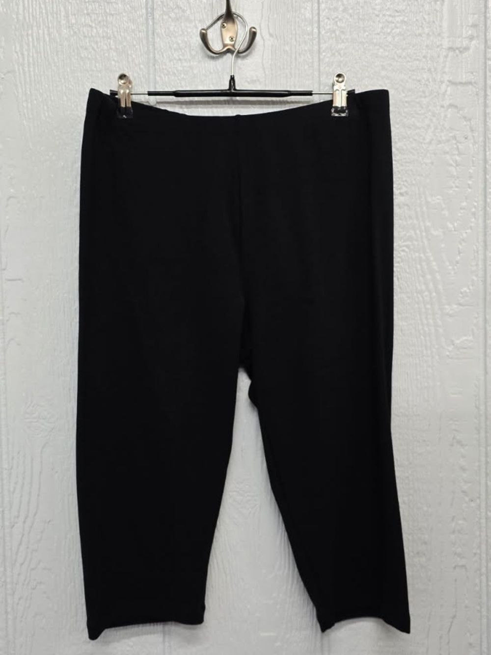 New 1X Zenana Outfitters Black Cropped Pull-On Pants